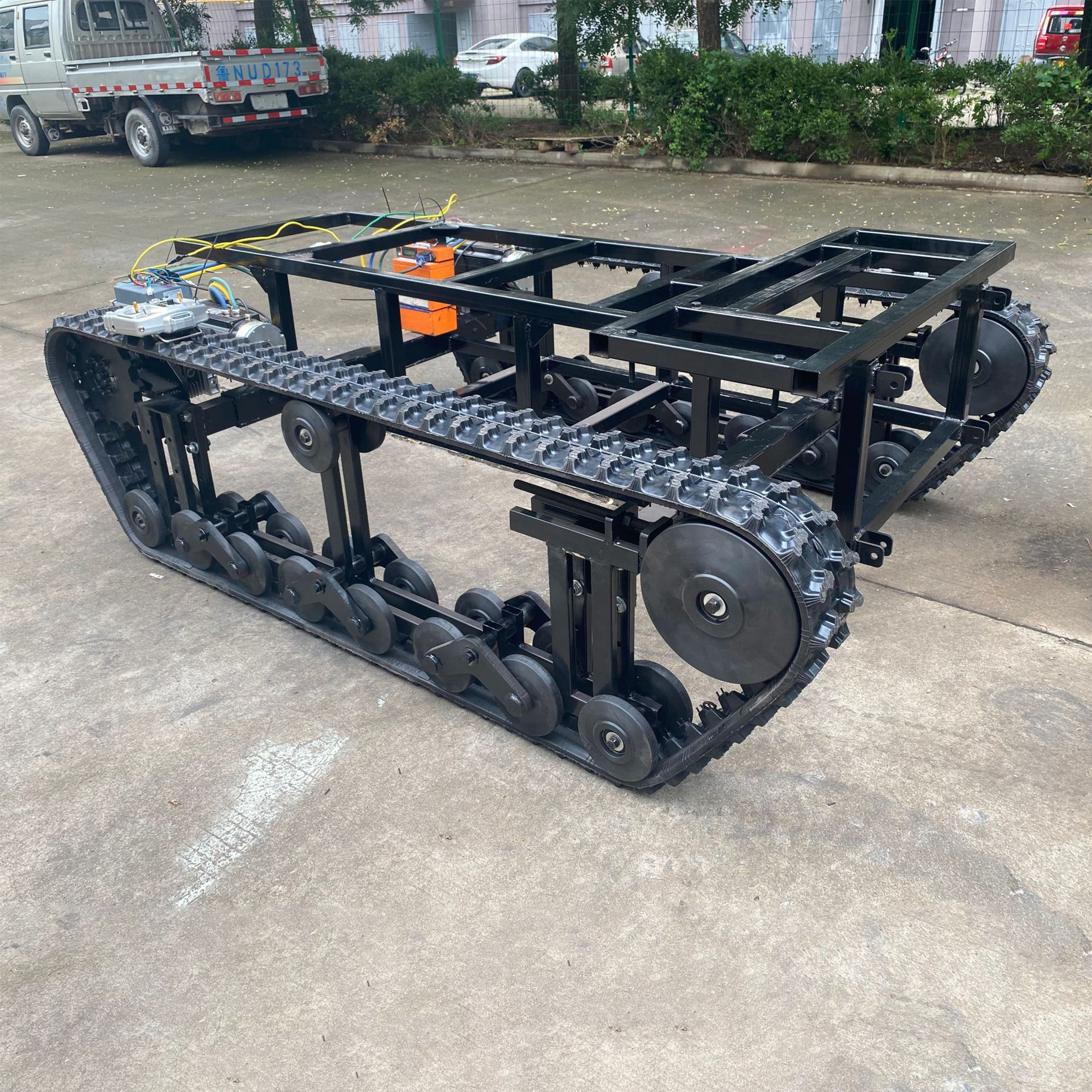 What Types of Rubber Track Chassis Are Available and Why They Are Used